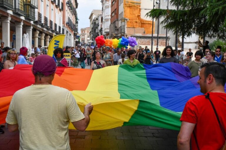 El decreto que regula la Comisión de Diversidad y el Consejo LGTBI de C-LM, a información pública este sábado