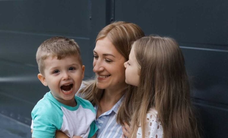 Madre y cabeza de familia: 8 de cada 10 hogares monoparentales en C-LM los encabeza una mujer
