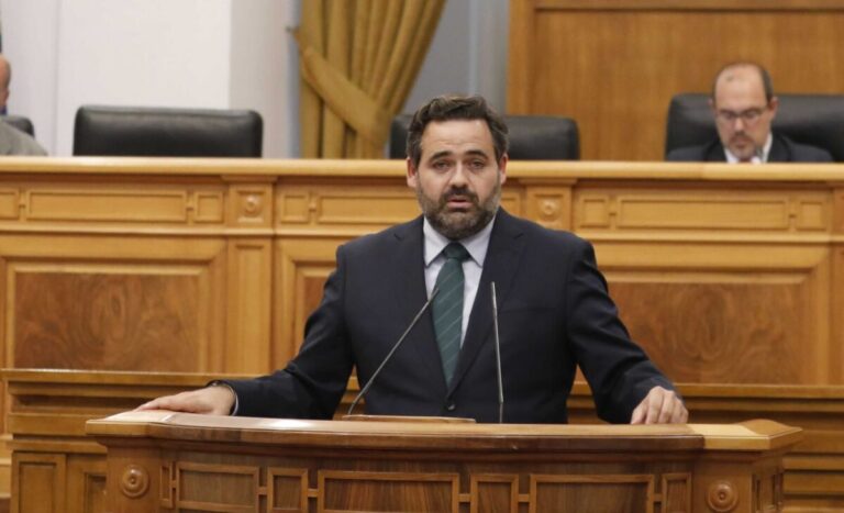 Núñez acusa a Page de “negligencia política” en la gestión del incendio del Pico del Lobo