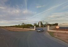 Un incendio afecta a la planta de tratamiento de residuos de Alcázar, aunque su perímetro ya está confinado