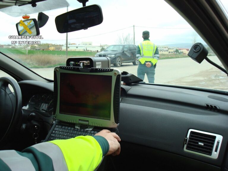 La Guardia Civil investiga a un conductor por circular a 230 km/h en la CM-45