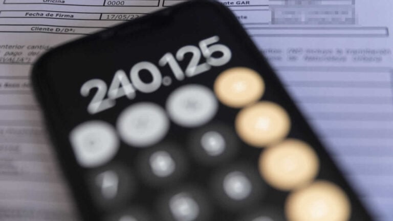 9 trucos fiscales de la OCU para ahorrar en la próxima declaración de la renta