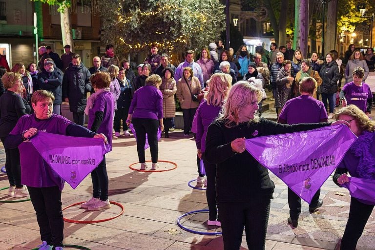 Argamasilla de Alba alza la voz en el Día Internacional para la Eliminación de la Violencia contra las Mujeres