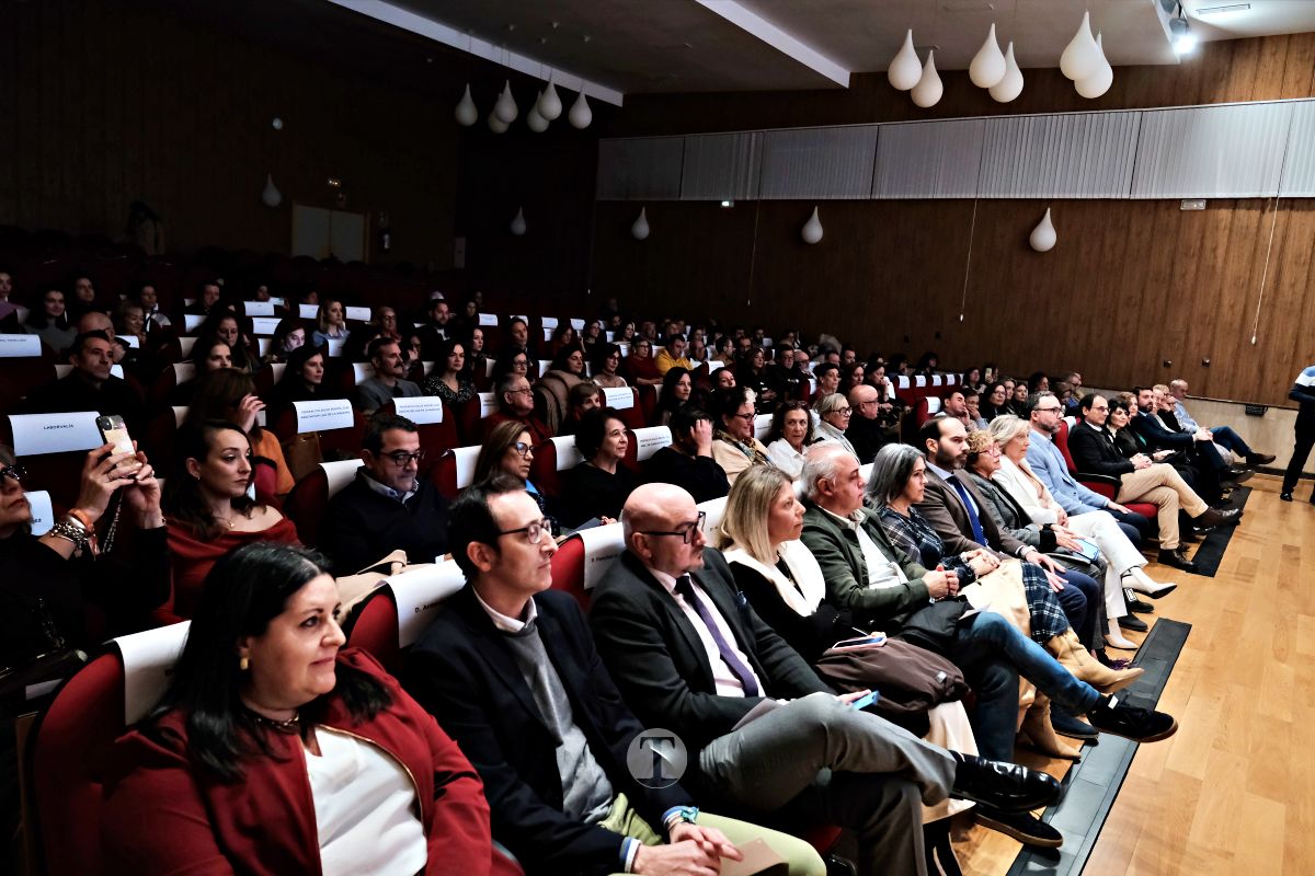 Puertas Abiertas celebra 30 años de lucha por la salud mental con un emotivo acto institucional en Tomelloso
