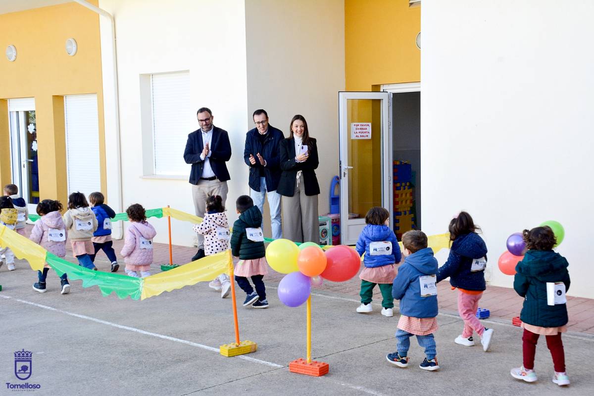 Alumnos de la EI Lorencete de Tomelloso "corren" por los derechos de la infancia y por la leucemia infantil
