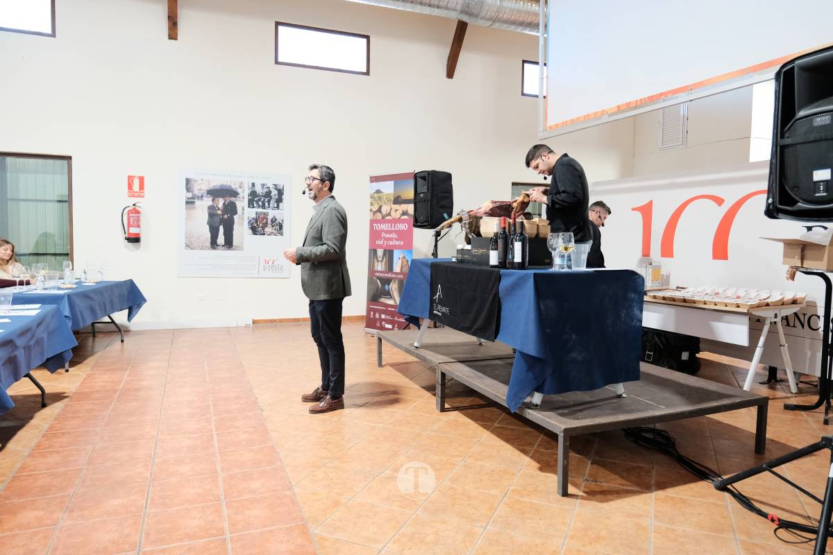 Sabor y solidaridad en la cata de jamón y vino de Tomelloso