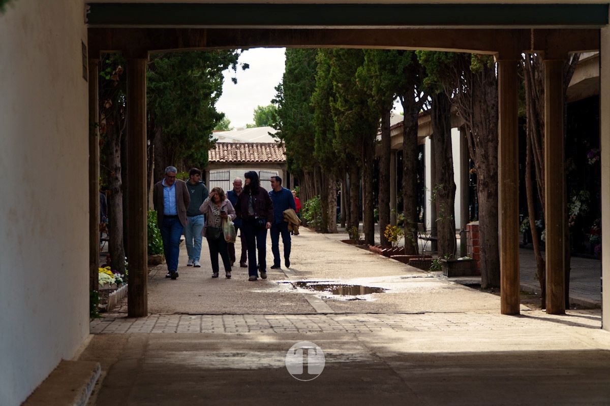 Tomelloso honra a sus difuntos en un emotivo Día de Todos los Santos