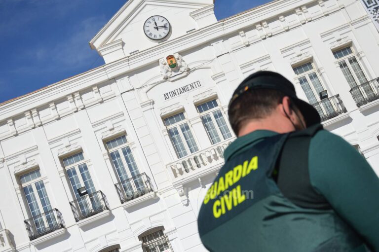 Detenido un conductor tras saltarse un control de la Guardia Civil y embestir contra dos coches en Tomelloso