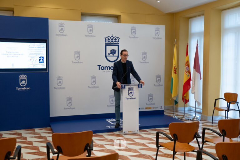 Tomelloso celebra su II Gala de los Premios Educativos con magia, música y reconocimiento al talento local