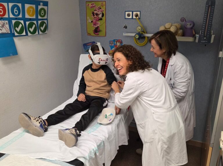 Menos llantos y más sonrisas: el Hospital de Tomelloso usa realidad virtual en extracciones infantiles