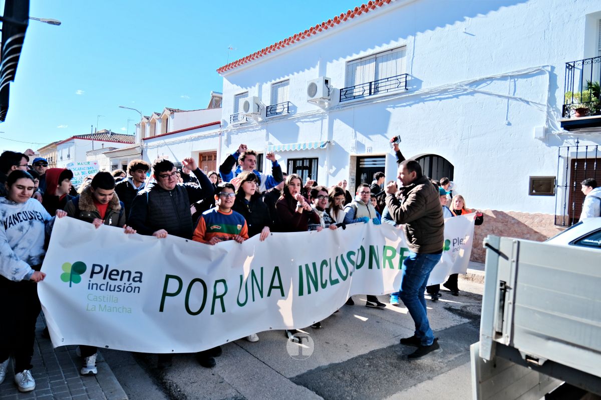 Cientos de personas llenan de inclusión las calles de Tomelloso en la II Marcha Solidaria de AFAS