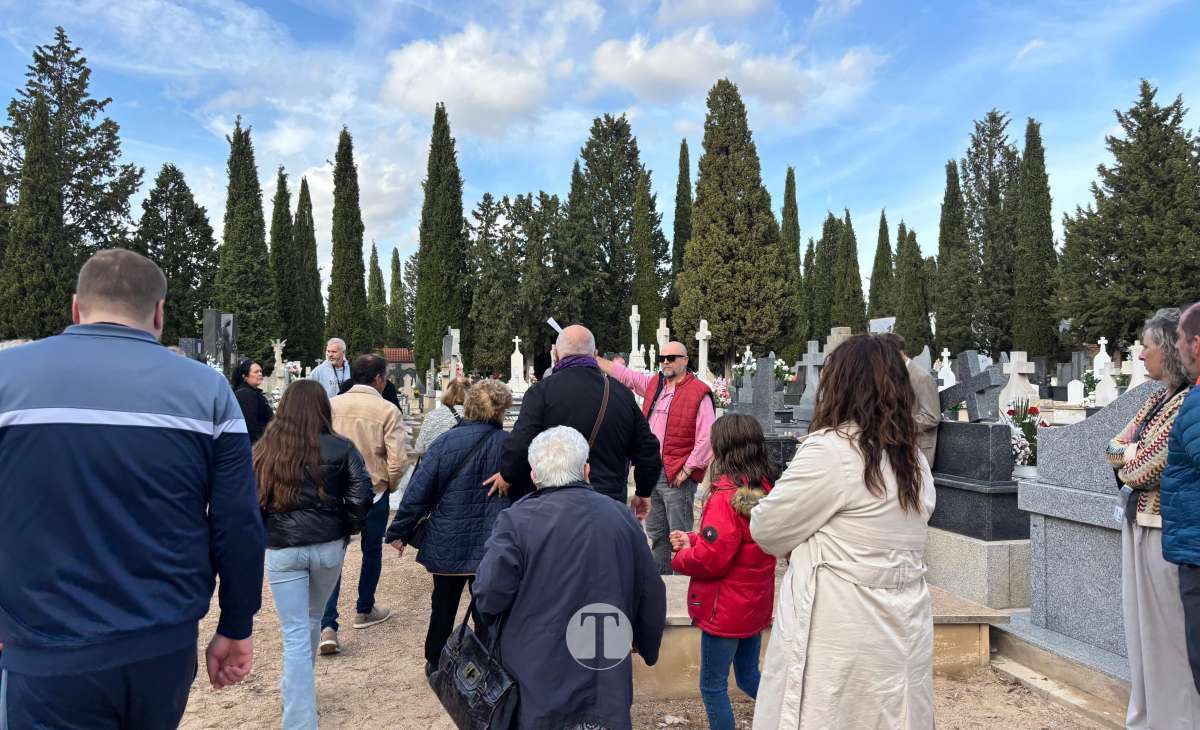 Plinio, Don Lotario y los personajes de Tomelloso toman el cementerio