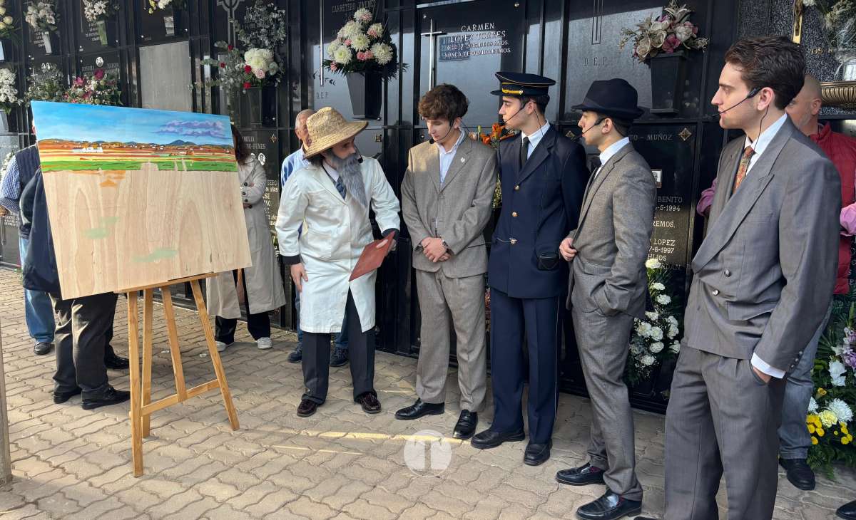 Plinio, Don Lotario y los personajes de Tomelloso toman el cementerio