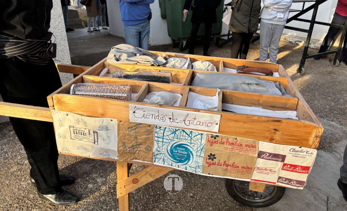 Plinio, Don Lotario y los personajes de Tomelloso toman el cementerio