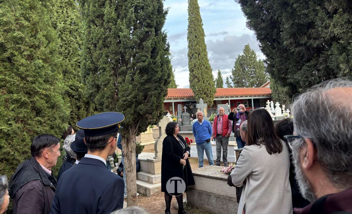 Plinio, Don Lotario y los personajes de Tomelloso toman el cementerio
