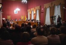 STOP Biometano exige al alcalde que rechace la planta en un pleno abarrotado: âNo depende del Ayuntamientoâ, responde Navarro