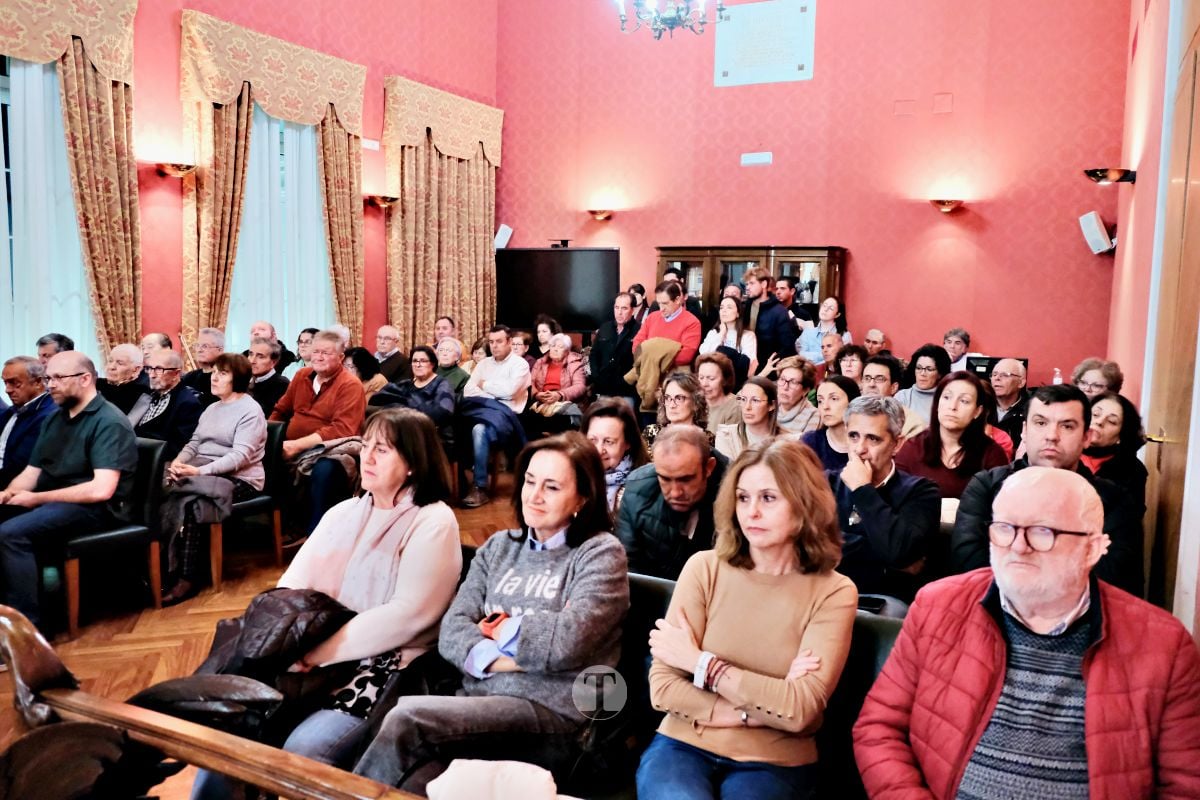 STOP Biometano exige al alcalde que rechace la planta en un pleno abarrotado: “No depende del Ayuntamiento”, responde Navarro