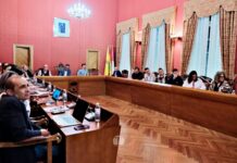 PP y Vox denuncian en el pleno un recorte de 55.000 euros en conciliaciĂłn familiar