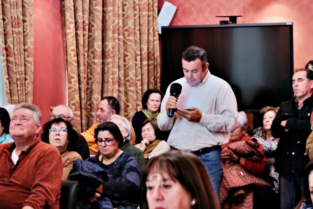 STOP Biometano exige al alcalde que rechace la planta en un pleno abarrotado: “No depende del Ayuntamiento”, responde Navarro