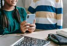 Uno de cada diez adolescentes de Castilla-La Mancha pasa más de cinco horas al día en redes sociales entre semana