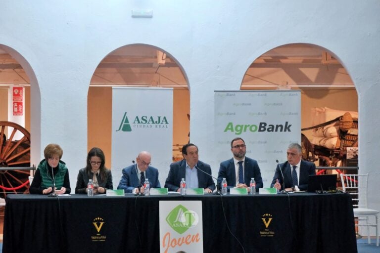 ASAJA reúne en Tomelloso a más de un centenar de jóvenes para debatir el futuro del campo