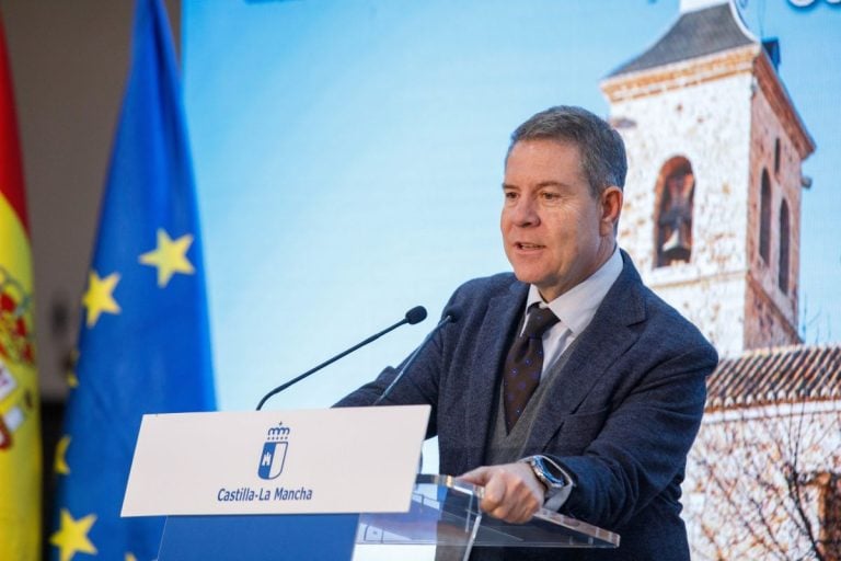 Page defiende que «a la gente decente», que es la «inmensa» mayoría, «no nos puede quitar la moral quien carece de ella»
