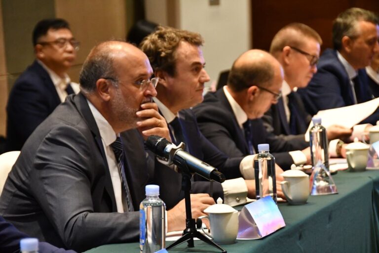 C-LM traslada su potencial industrial agroalimentario a los dirigentes de la región china de Guangling