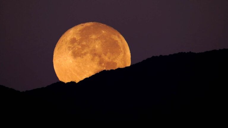 Una superluna será visible en C-LM este miércoles: la más grande y brillante del año