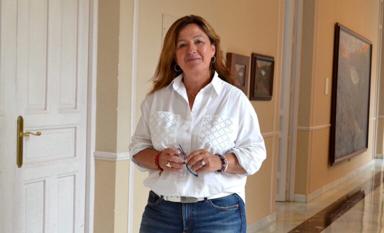 Serrano acusa a PP y Vox de bloquear el apoyo a los municipios pese al aumento histórico del presupuesto provincial
