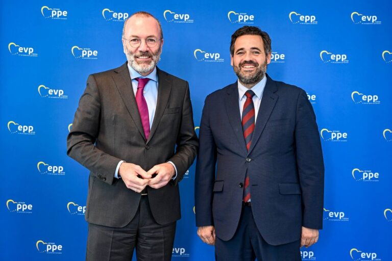 Núñez traslada a los responsables de las políticas europeas que «la PAC no se toca»