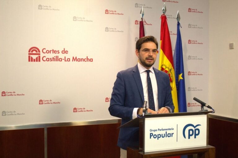 PP reprocha las «contradicciones» de Page sobre financiación: «Por la mañana se queja de Sánchez, por la tarde lo apoya»