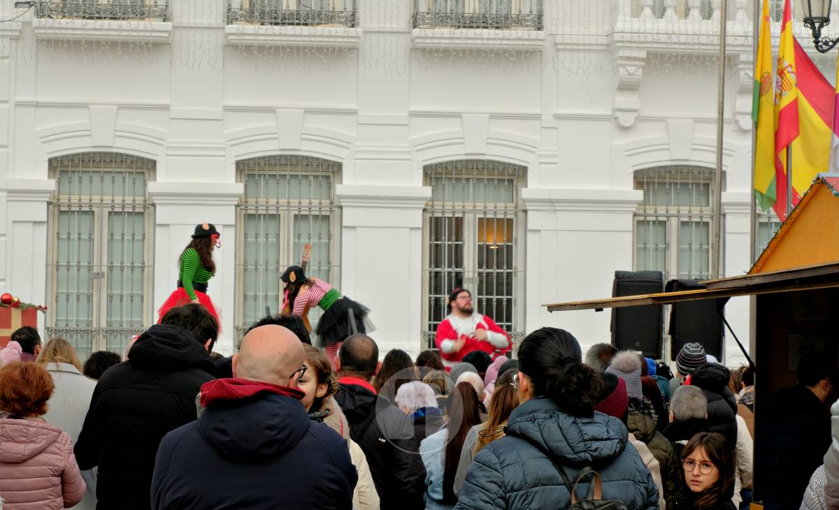 Las Campanadas Infantiles llenan de alegría la Plaza de España en la última mañana del año