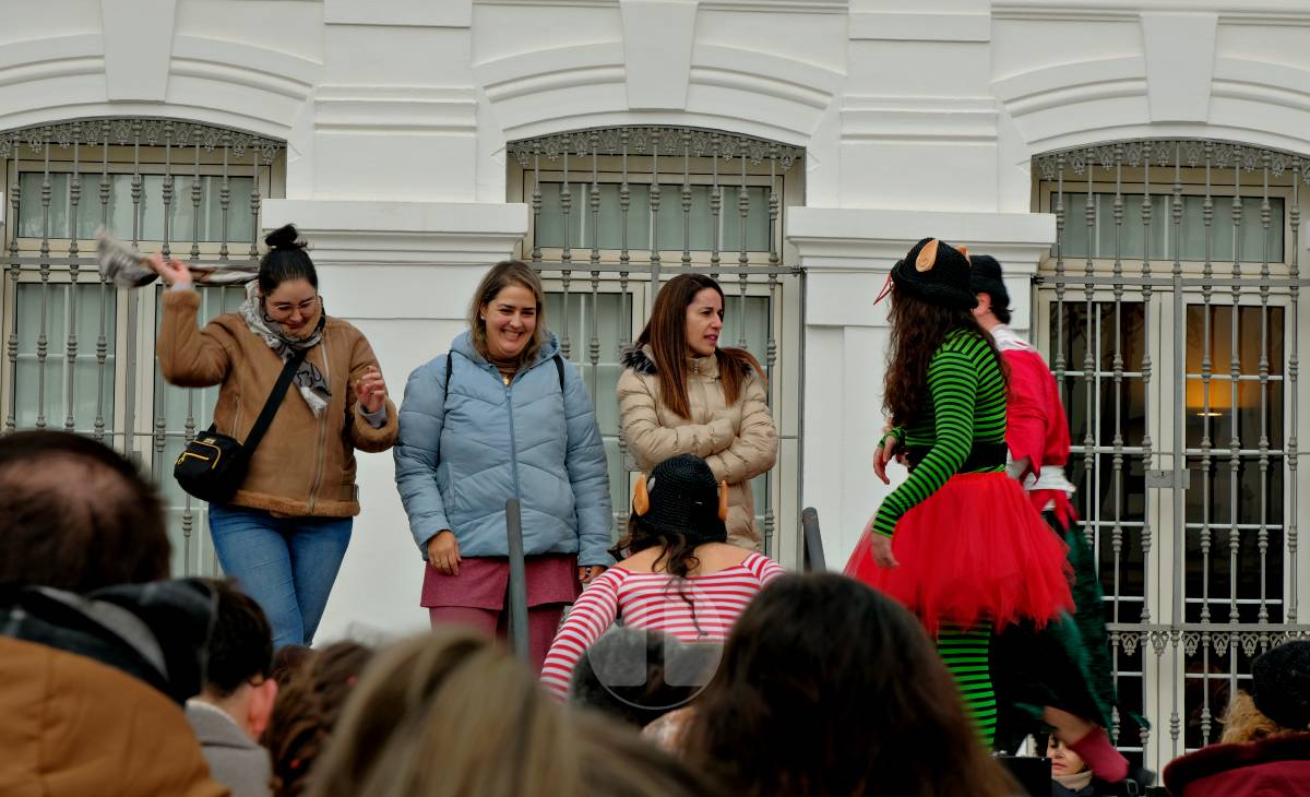 Las Campanadas Infantiles llenan de alegría la Plaza de España en la última mañana del año