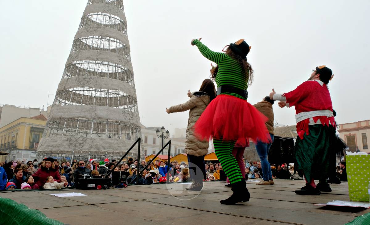Las Campanadas Infantiles llenan de alegría la Plaza de España en la última mañana del año