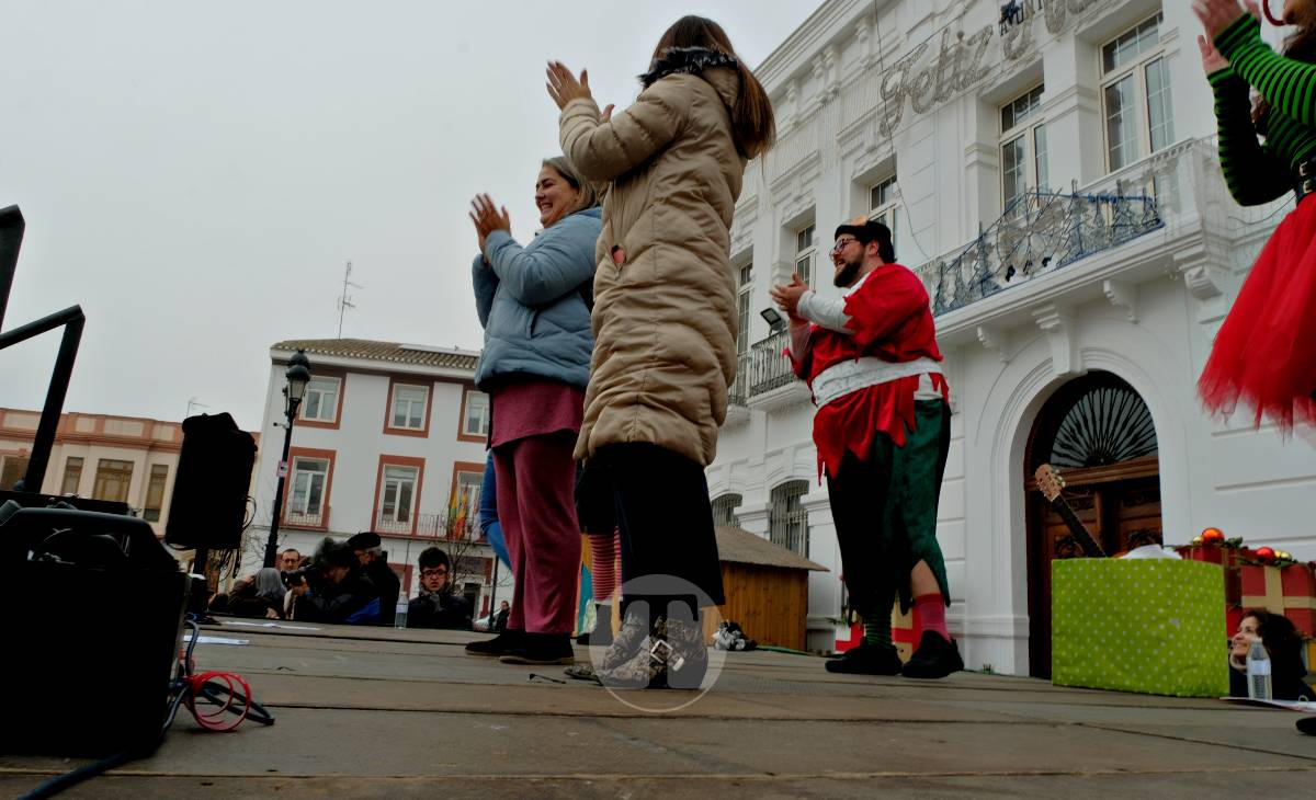 Las Campanadas Infantiles llenan de alegría la Plaza de España en la última mañana del año