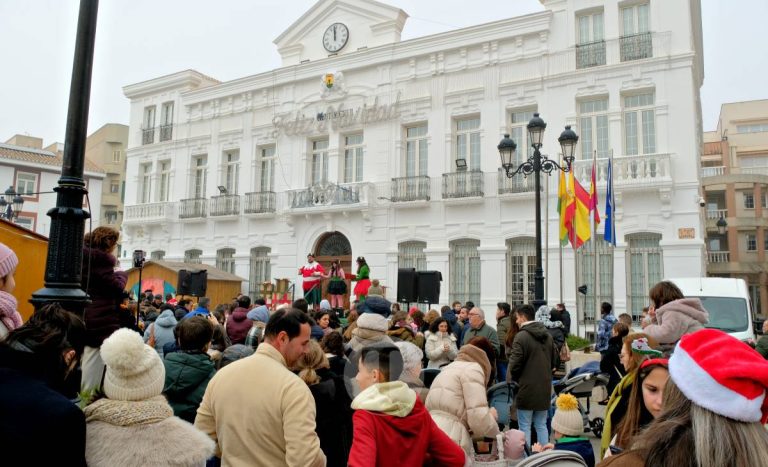 Las Campanadas Infantiles llenan de alegría la Plaza de España en la última mañana del año