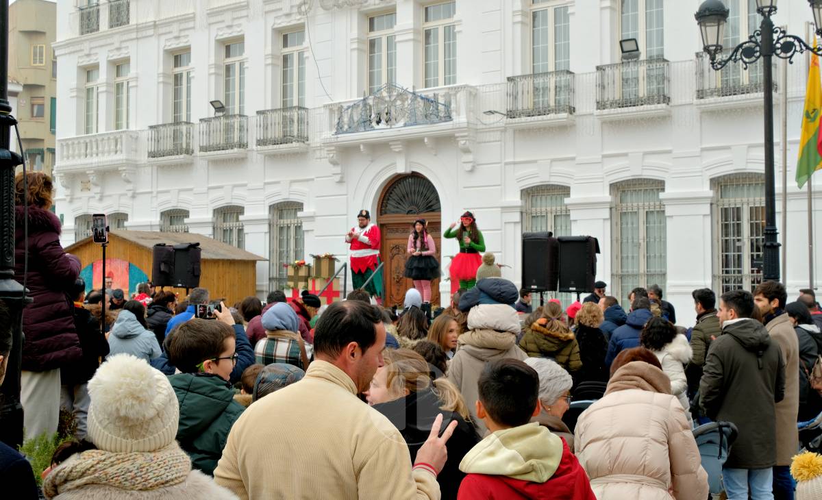 Las Campanadas Infantiles llenan de alegría la Plaza de España en la última mañana del año