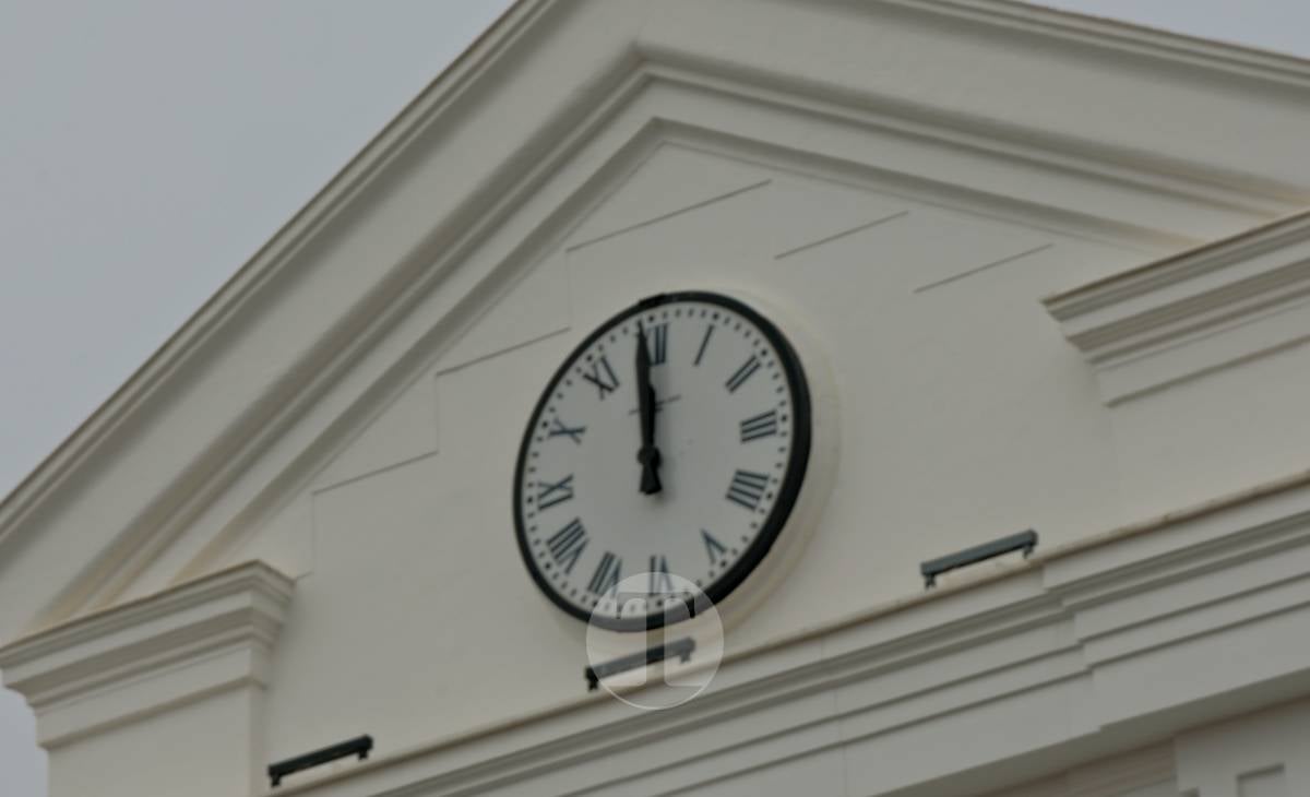 Las Campanadas Infantiles llenan de alegría la Plaza de España en la última mañana del año