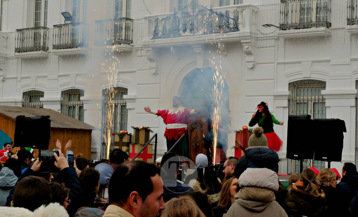 Las Campanadas Infantiles llenan de alegría la Plaza de España en la última mañana del año