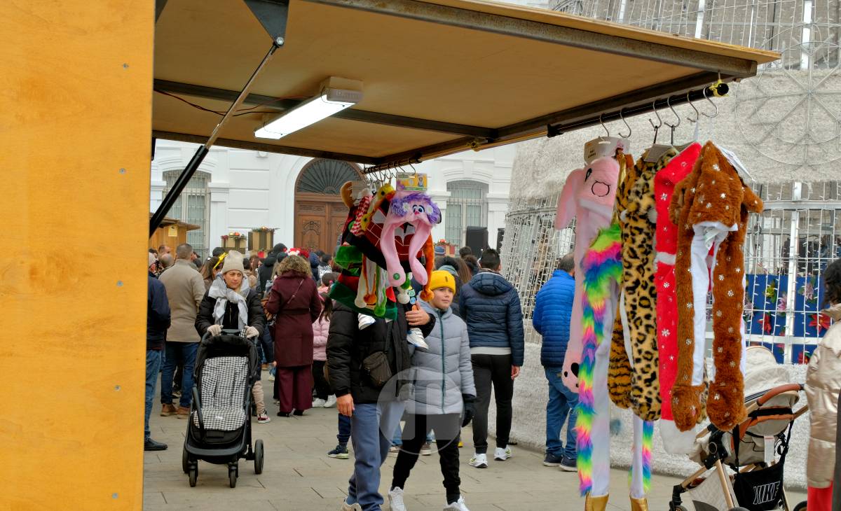 Las Campanadas Infantiles llenan de alegría la Plaza de España en la última mañana del año