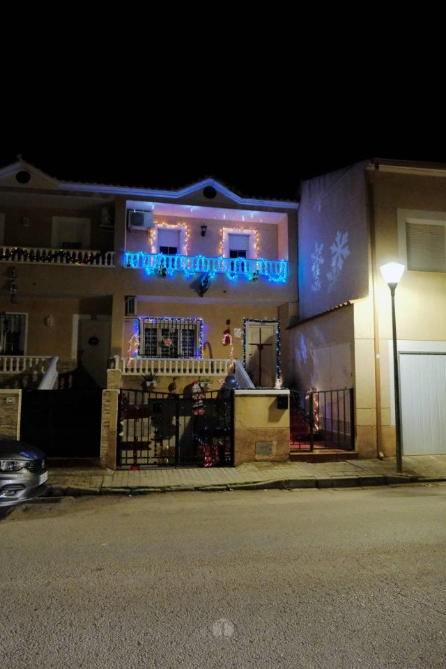 Tomelloso se ilumina en Navidad: acompáñanos en este recorrido por las fachadas decoradas de concurso