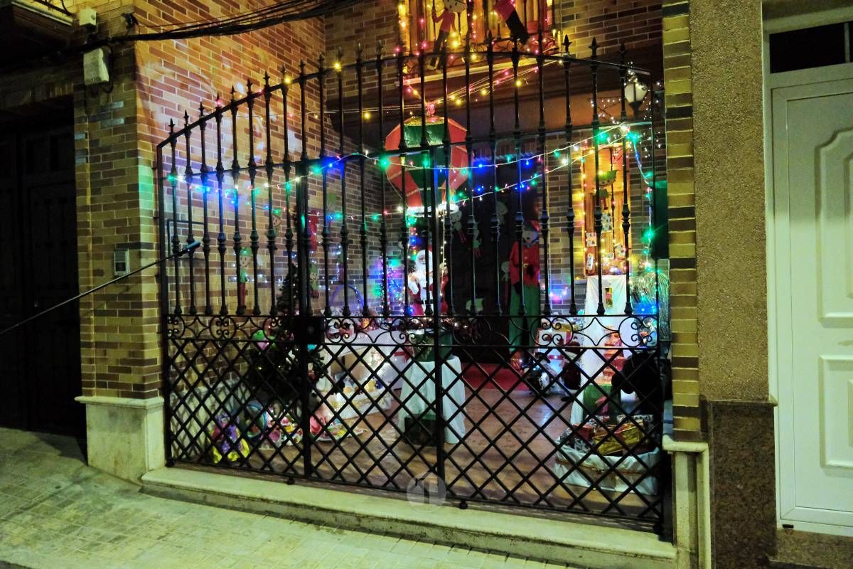 Tomelloso se ilumina en Navidad: acompáñanos en este recorrido por las fachadas decoradas de concurso