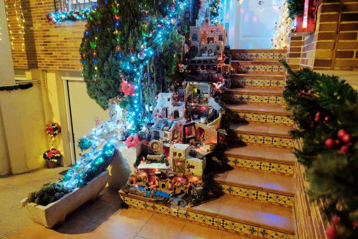 Tomelloso se ilumina en Navidad: acompáñanos en este recorrido por las fachadas decoradas de concurso