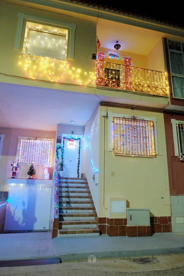 Tomelloso se ilumina en Navidad: acompáñanos en este recorrido por las fachadas decoradas de concurso