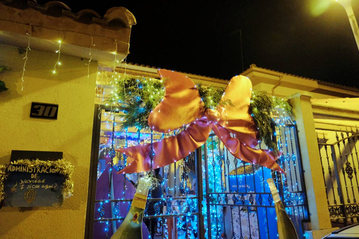 Tomelloso se ilumina en Navidad: acompáñanos en este recorrido por las fachadas decoradas de concurso