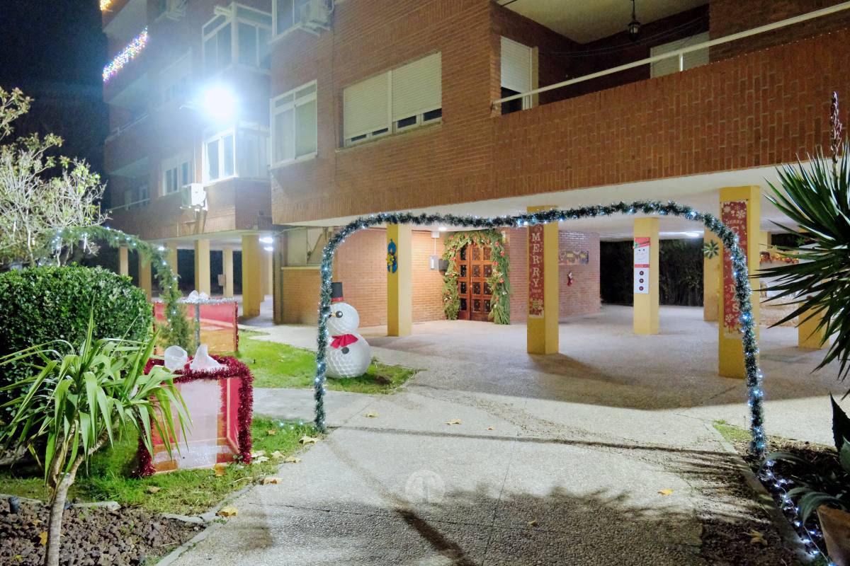 Tomelloso se ilumina en Navidad: acompáñanos en este recorrido por las fachadas decoradas de concurso