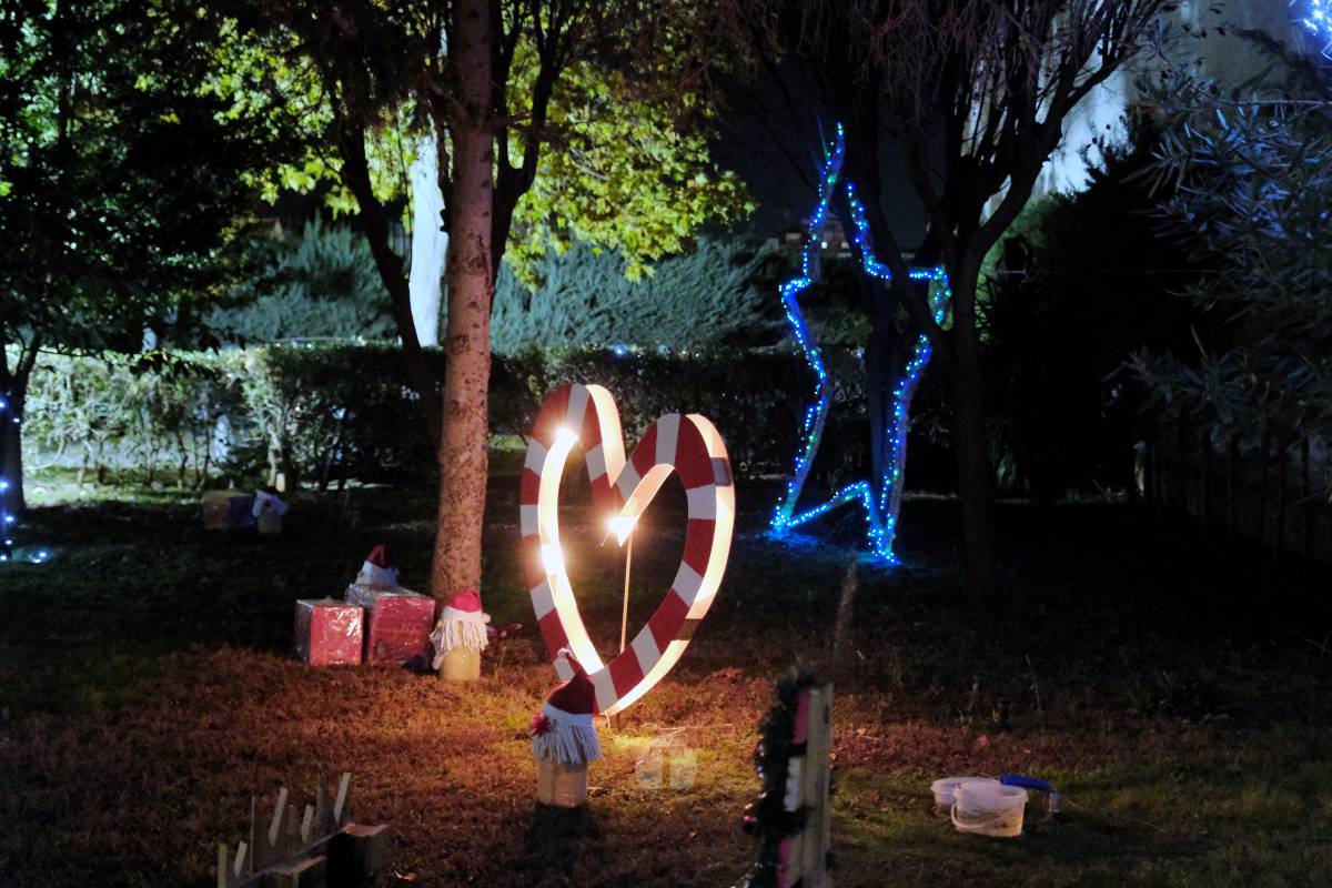 Tomelloso se ilumina en Navidad: acompáñanos en este recorrido por las fachadas decoradas de concurso