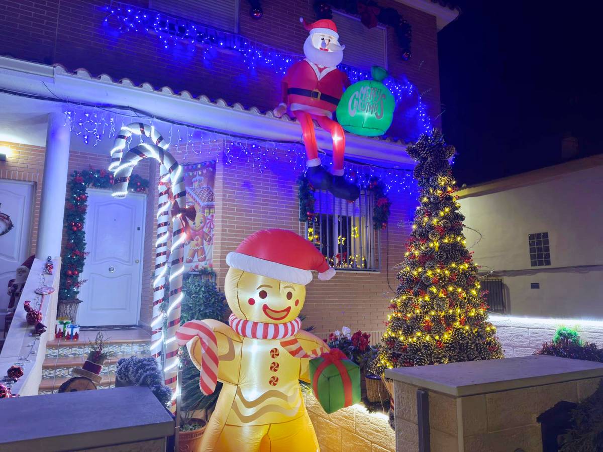 Tomelloso se ilumina en Navidad: acompáñanos en este recorrido por las fachadas decoradas de concurso
