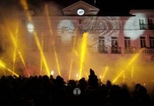 Una noche mágica en Tomelloso: fuegos artificiales y música para encender la Navidad