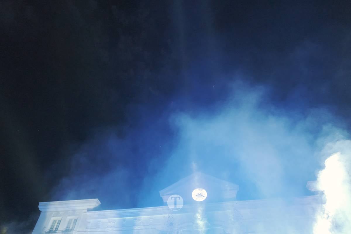 Tomelloso arranca la Navidad con un espectáculo de luces y fuegos artificiales en la Plaza de España